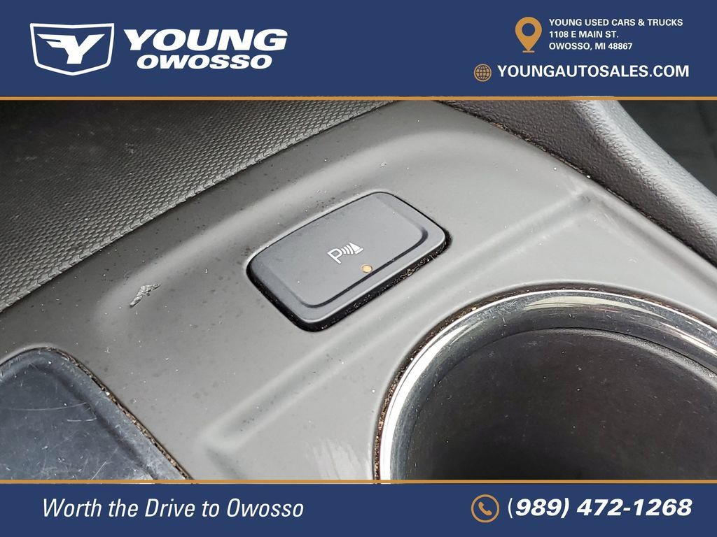 Used 2022 Chevrolet Equinox RS w/ RS Leather Package FWD image 23