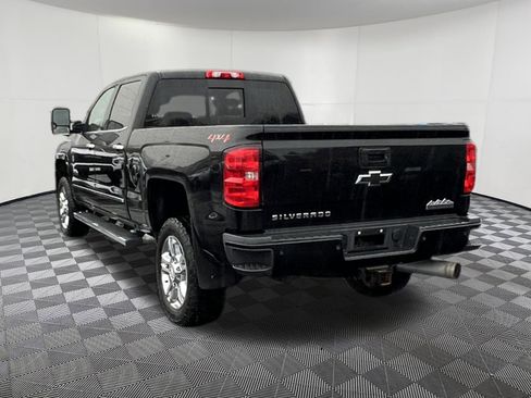 Used 2018 Chevrolet Silverado 2500 High Country w/ Duramax Plus Package image 4