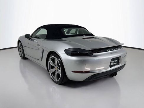 Used 2024 Porsche 718 Boxster RWD image 3