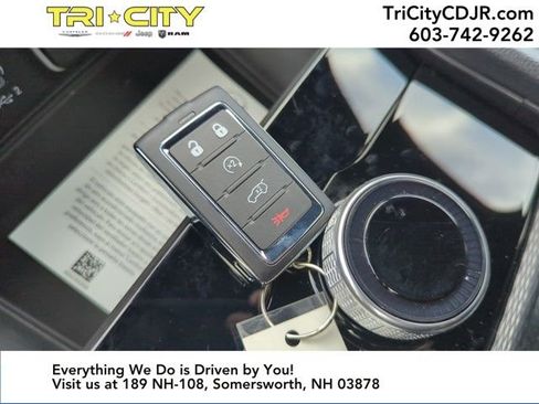 New 2025 Jeep Grand Cherokee L Altitude image 41