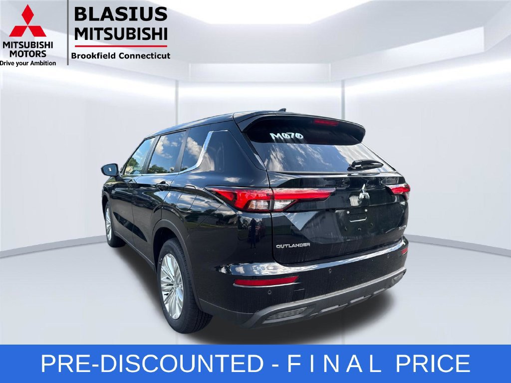 Used 2025 Mitsubishi Outlander ES AWD/4WD image 8