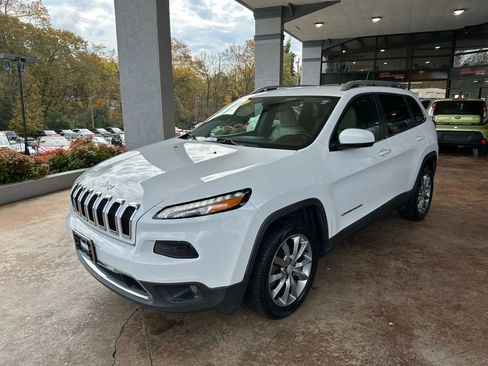 Used 2018 Jeep Cherokee Limited image 3