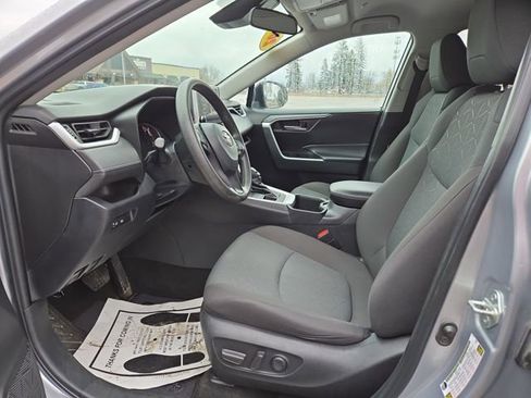 Used 2023 Toyota RAV4 XLE image 2