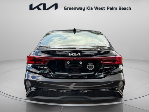 Used 2024 Kia Forte LXS w/ LXS Technology Package FWD image 6
