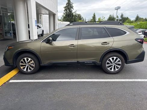 Used 2021 Subaru Outback Premium w/ Popular Package #1 AWD/4WD image 3