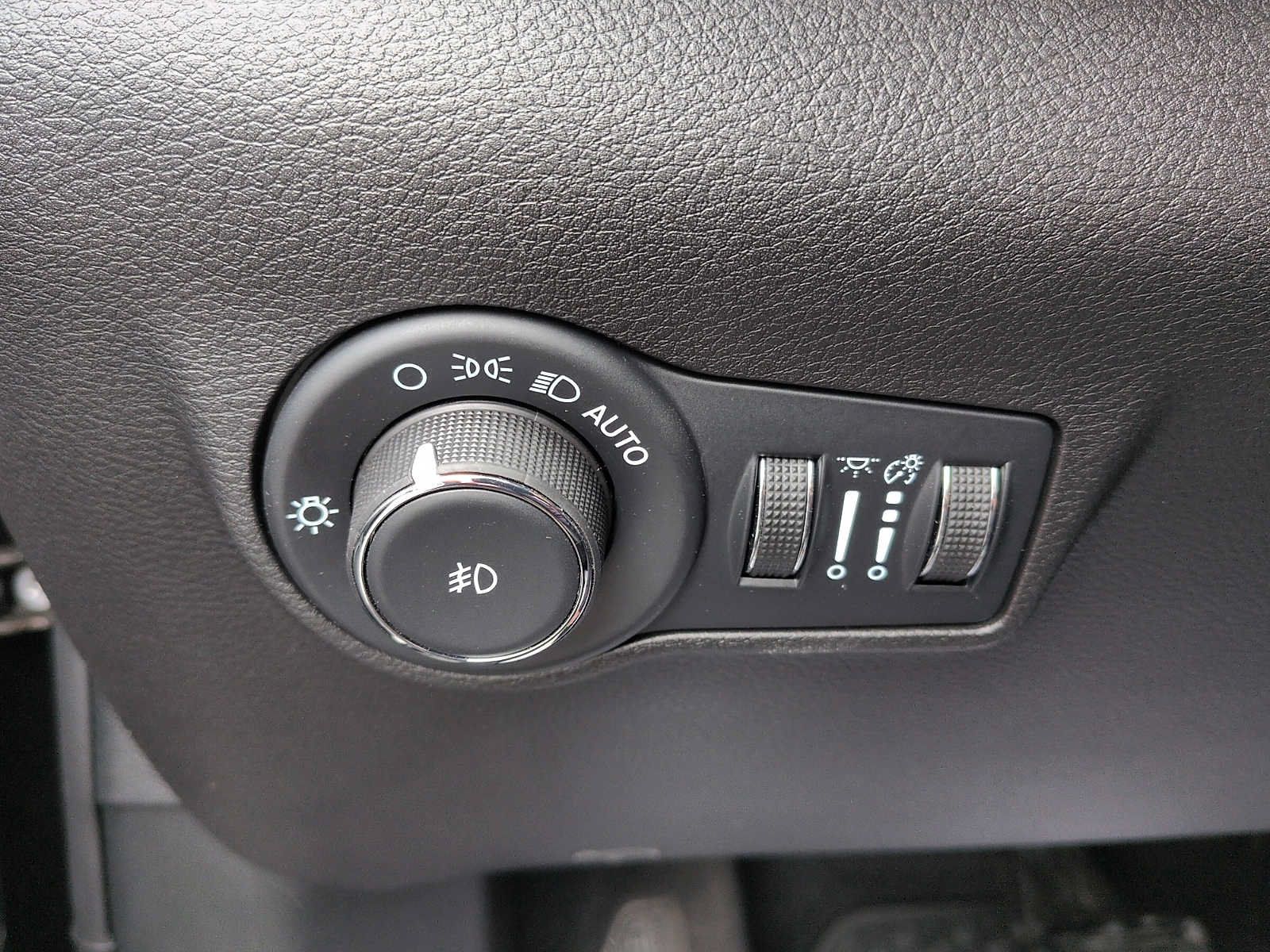 Used 2023 Jeep Compass Latitude w/ Convenience Group AWD/4WD image 14
