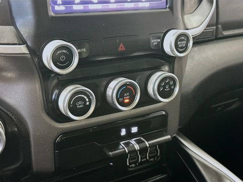 Used 2019 RAM 1500 Big Horn AWD/4WD image 18