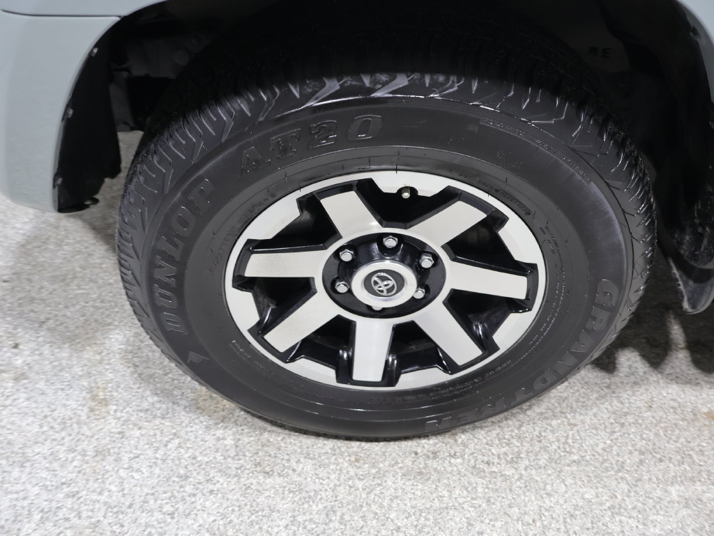 Used 2023 Toyota 4Runner TRD Off-Road Premium w/ Moonroof Package AWD/4WD image 10
