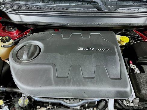 Used 2014 Jeep Cherokee Sport image 27