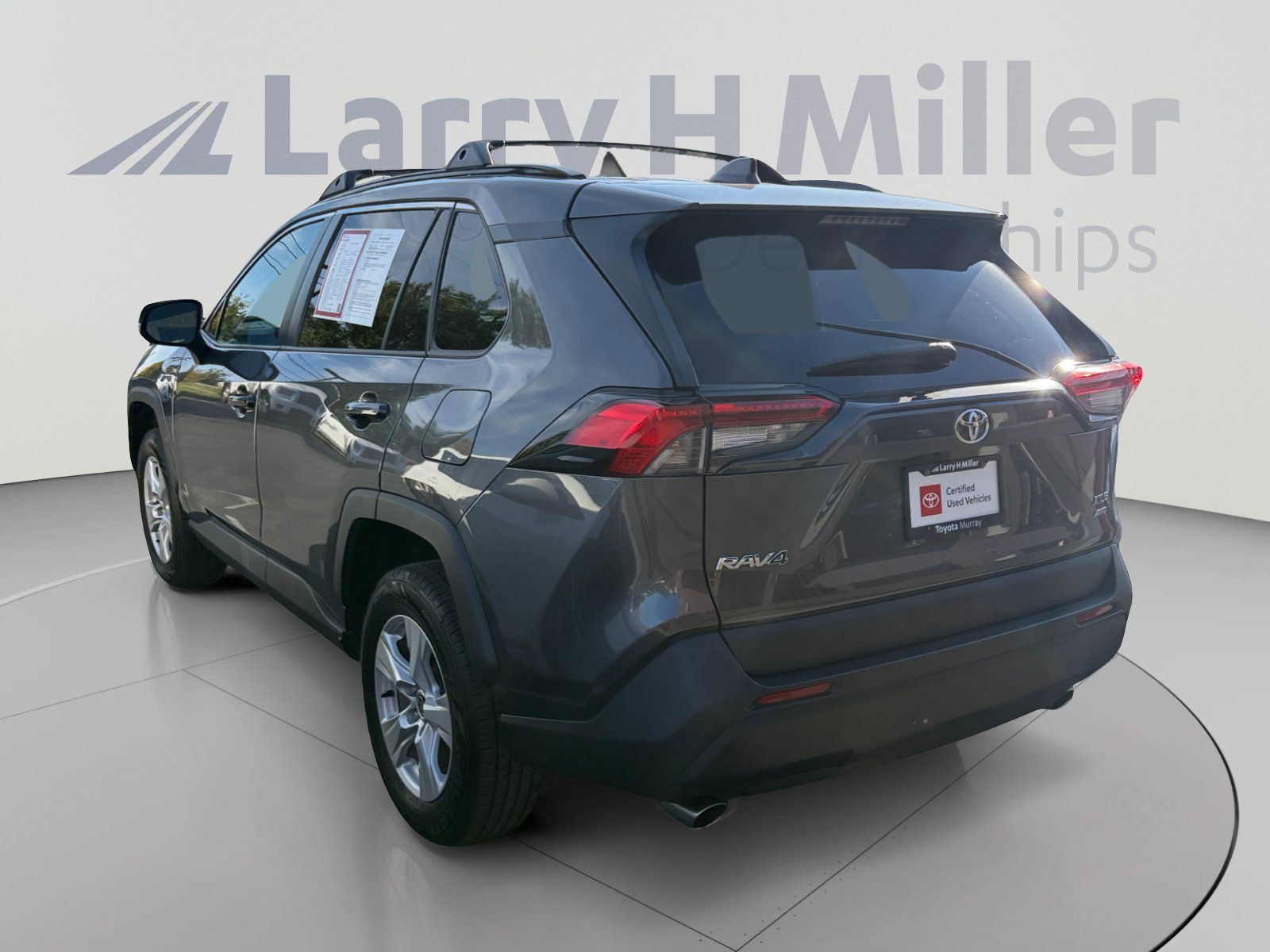 Used 2021 Toyota RAV4 XLE AWD/4WD image 3