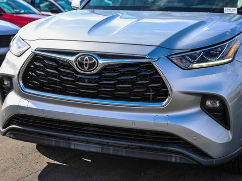 Used 2022 Toyota Highlander Limited image 27