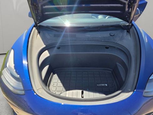 Used 2022 Tesla Model 3 Standard Range RWD image 9