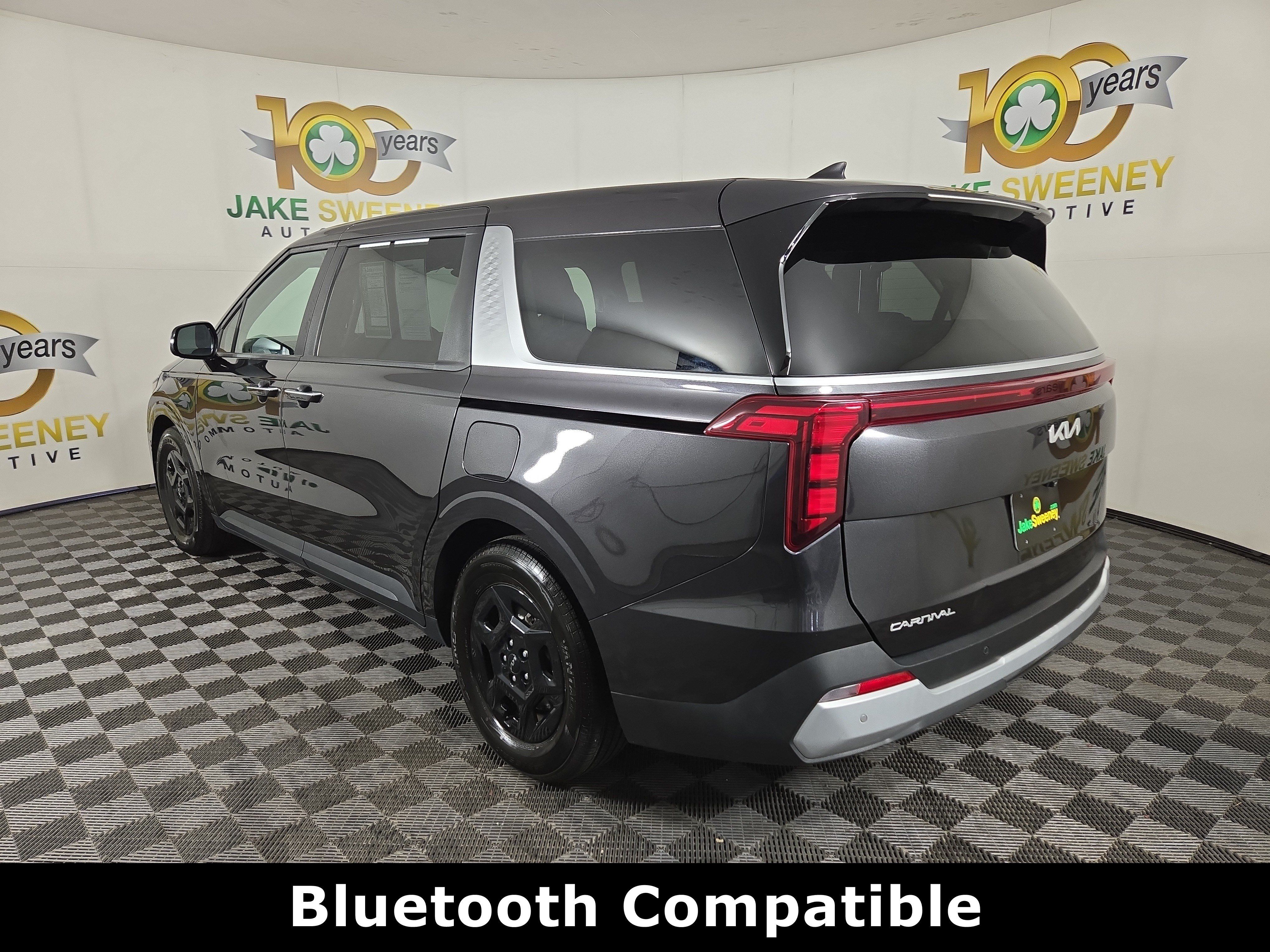 Used 2025 Kia Carnival FWD image 6