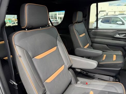 Used 2024 GMC Yukon XL AT4 w/ Technology Package AWD/4WD image 14