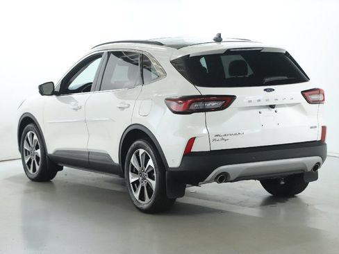 Used 2023 Ford Escape Platinum w/ Premium Technology Package AWD/4WD image 41