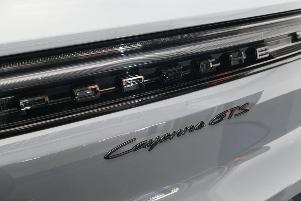 Used 2026 Porsche Cayenne GTS AWD/4WD image 36