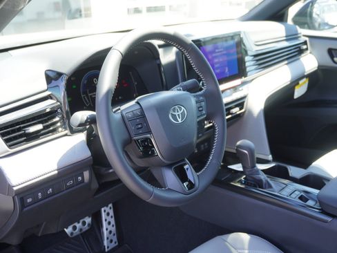 New 2026 Toyota Camry SE FWD image 19
