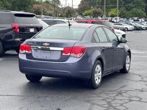 Used 2013 Chevrolet Cruze LS FWD image 12