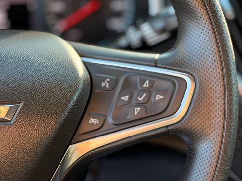 Used 2025 Chevrolet Malibu LT image 12