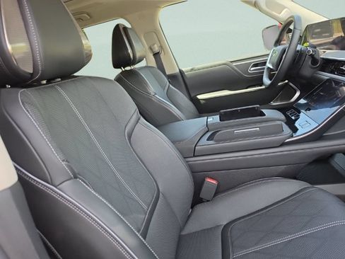 Used 2025 INFINITI QX80 Sensory AWD/4WD image 28
