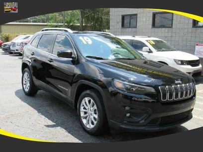 Used 2019 Jeep Cherokee Latitude w/ Popular Appearance Group