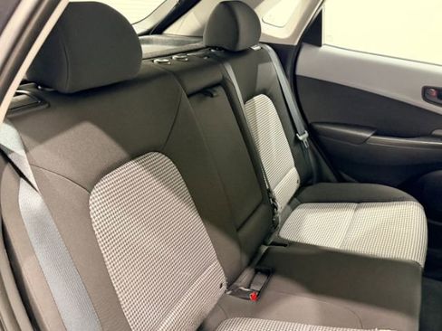 Used 2018 Hyundai Kona SE image 33