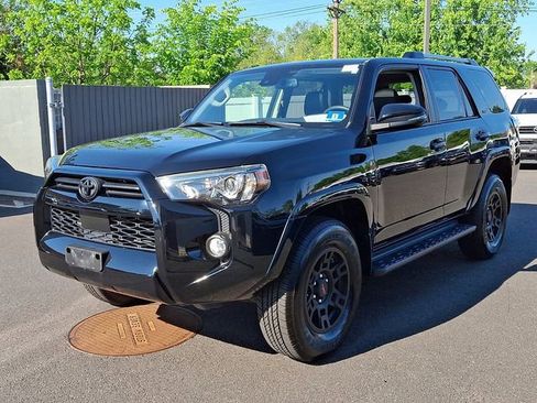Used 2020 Toyota 4Runner SR5 Premium w/ Moonroof Package AWD/4WD image 3