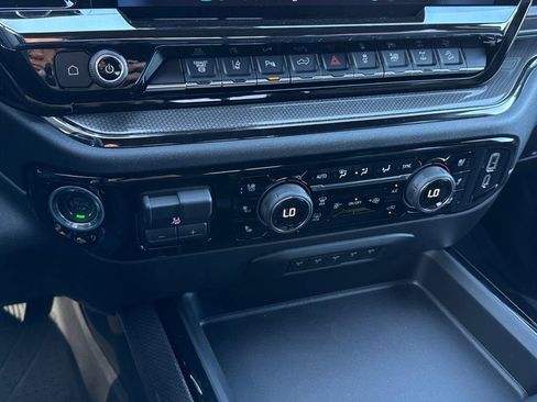New 2026 Chevrolet Silverado 2500 ZR2 AWD/4WD image 20