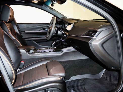 Used 2021 Cadillac CT4 V image 60