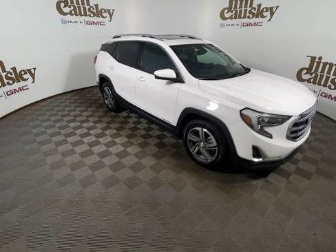 Used 2020 GMC Terrain SLT w/ Preferred Package FWD image 2
