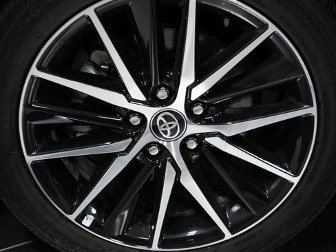 Used 2023 Toyota Camry SE image 11