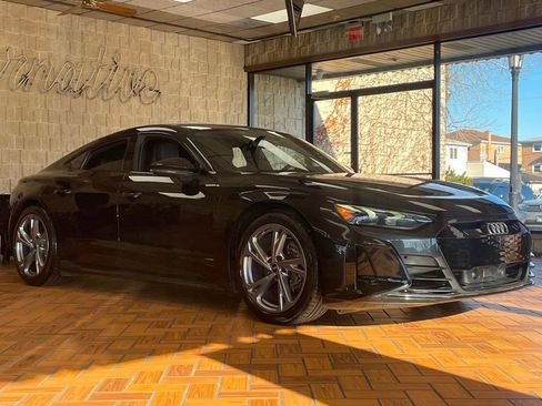 Used 2023 Audi e-tron GT Premium Plus image 7