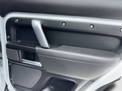 Used 2023 Land Rover Defender 110 V8 image 48