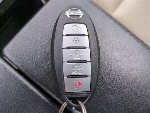 Used 2021 Nissan Rogue SV w/ Premium Package image 29