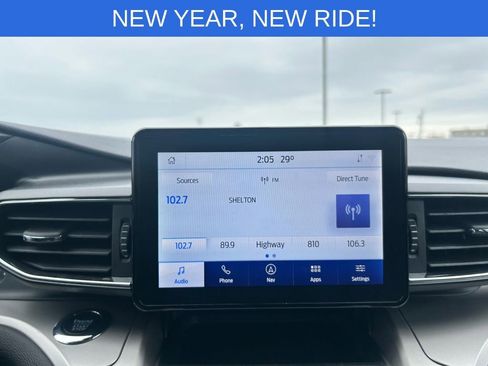 Used 2022 Ford Explorer XLT w/ Equipment Group 202A image 17