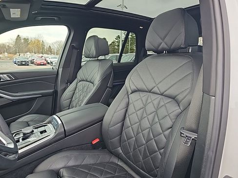 Used 2024 BMW X5 xDrive40i w/ Premium Package image 22