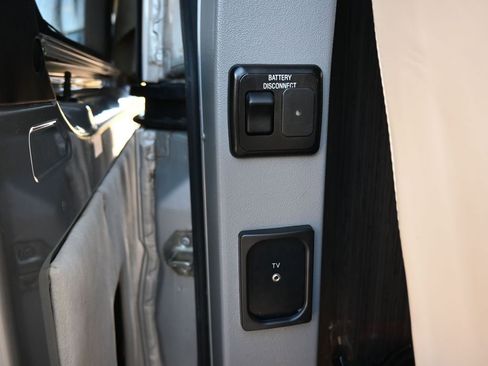 Used 2014 Mercedes-Benz Sprinter 3500 image 29