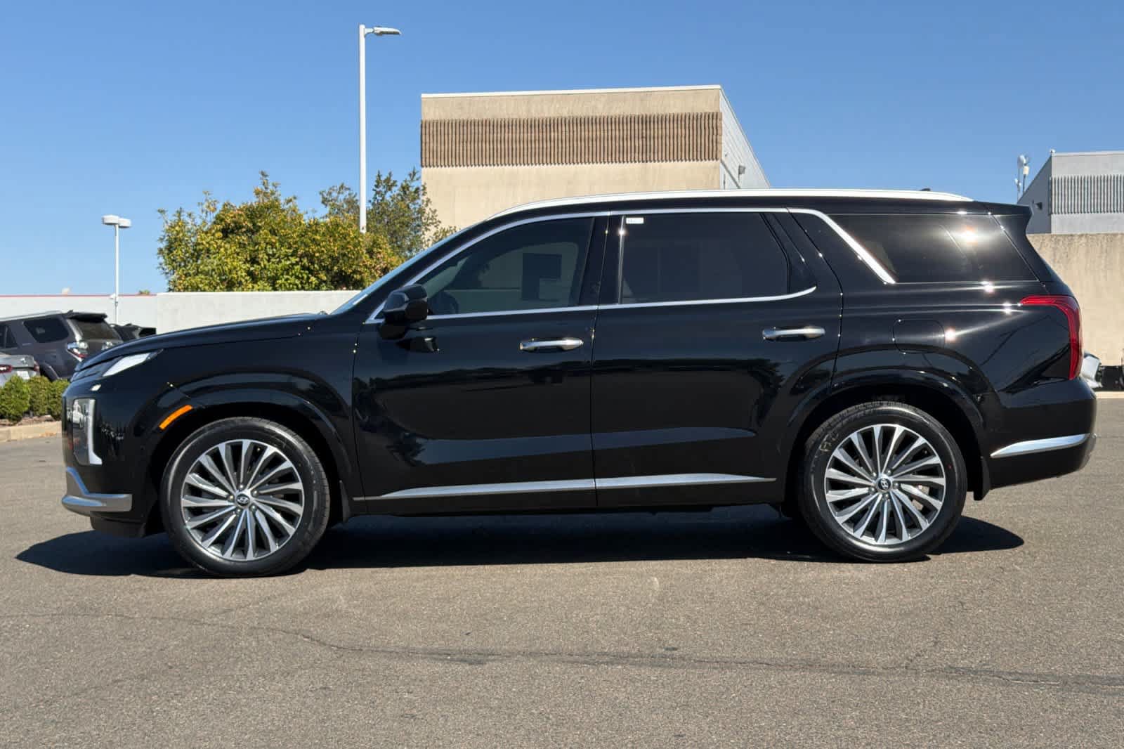 Used 2023 Hyundai Palisade Calligraphy AWD/4WD image 9