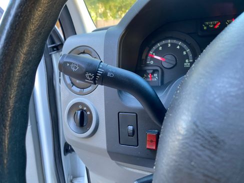 Used 2010 Ford E-250 and Econoline 250 E-250 138 WB image 38