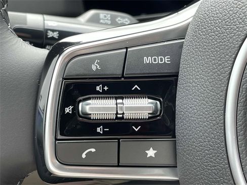 New 2026 Kia Carnival EX image 32