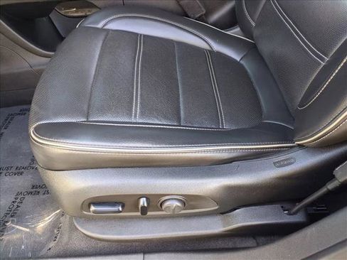 Used 2023 GMC Acadia Denali image 15