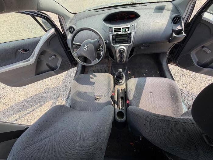Used 2009 Toyota Yaris 2-Door Hatchback w/ Convenience Pkg FWD image 25