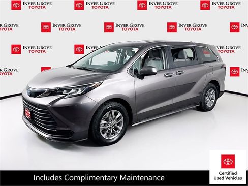 Certified 2022 Toyota Sienna LE FWD image 1