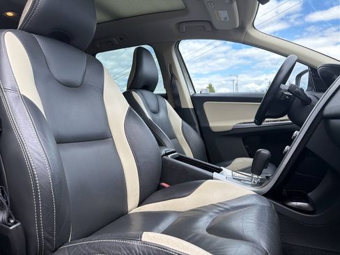 Used 2011 Volvo XC60 T6 AWD/4WD image 15