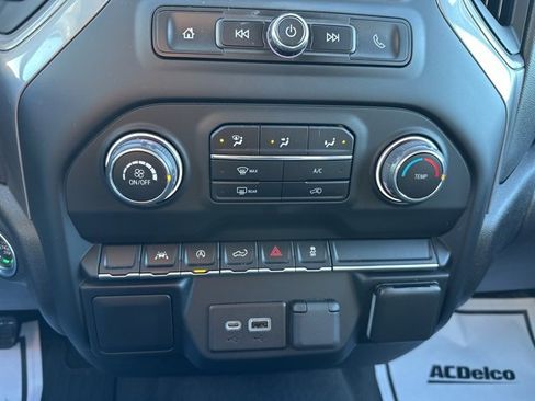 Used 2022 Chevrolet Silverado 1500 Custom image 29