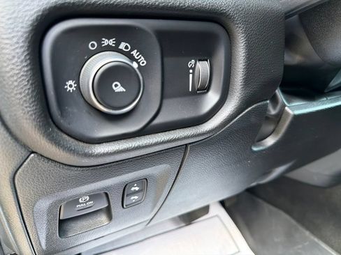 Used 2023 RAM 1500 Laramie AWD/4WD image 33
