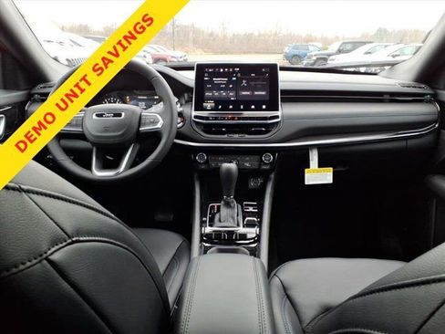 New 2026 Jeep Compass Latitude image 6