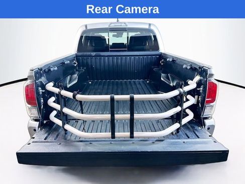 Used 2022 Toyota Tacoma TRD Off-Road w/ Technology Package AWD/4WD image 11