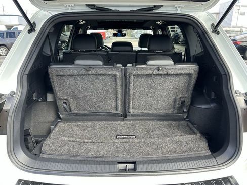 Used 2023 Volkswagen Tiguan SE R-Line FWD image 28