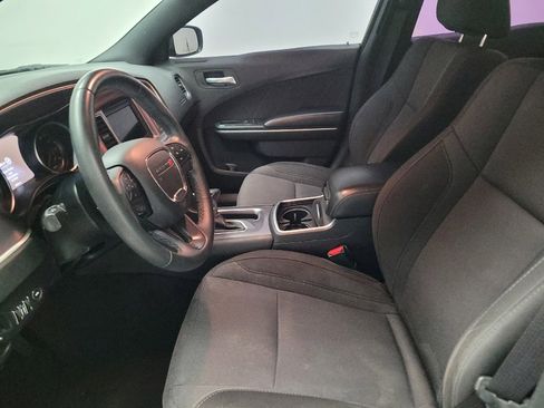 Used 2019 Dodge Charger SXT RWD image 17